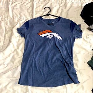 Soft cute mustangs shirt 🥶💙🦋🐟if